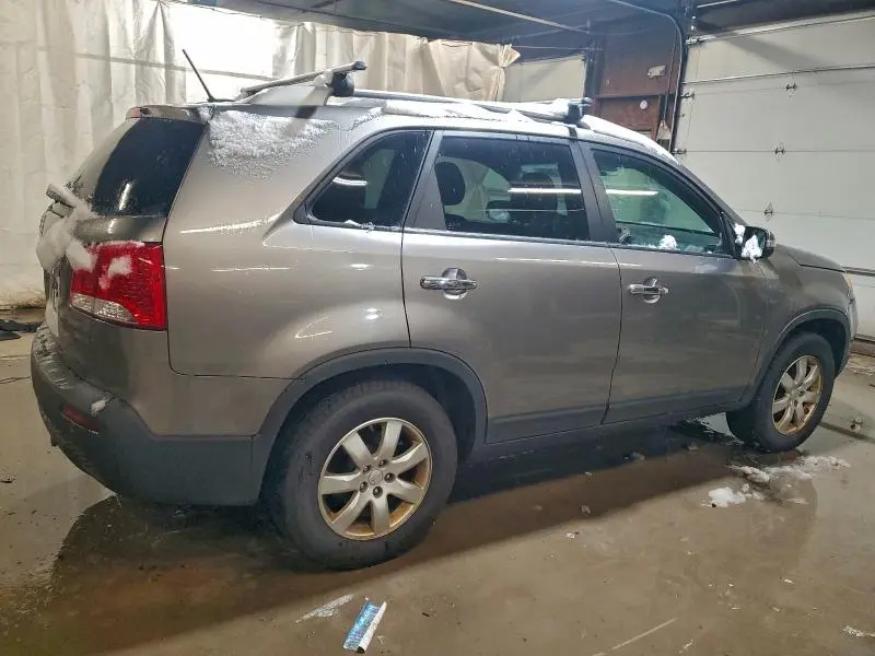 2011 KIA SORENTO BASE  