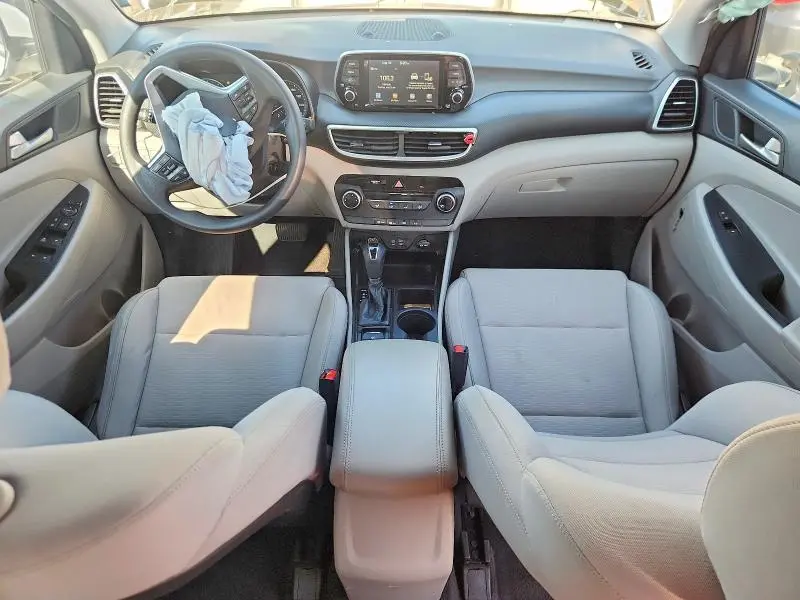 2021 HYUNDAI TUCSON SE  