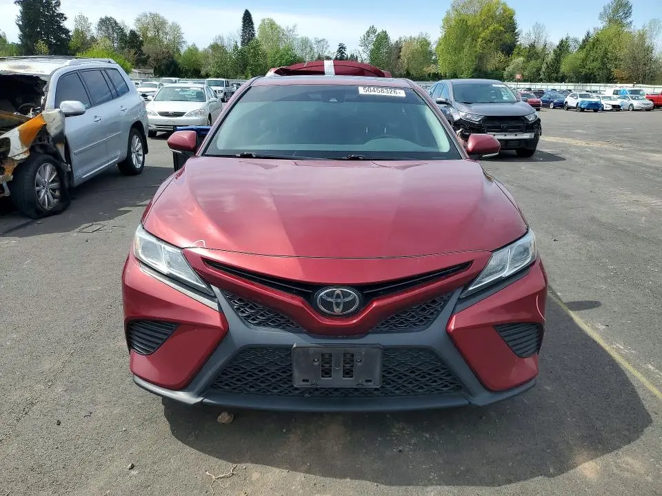2018 TOYOTA CAMRY SE  
