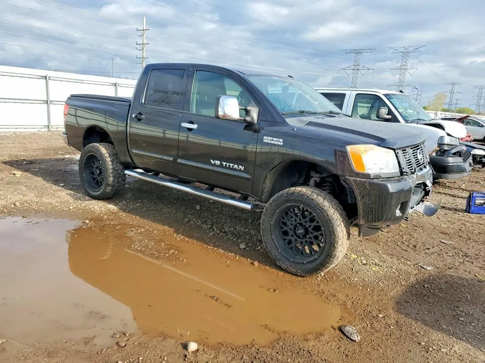 2014 NISSAN TITAN SV  
