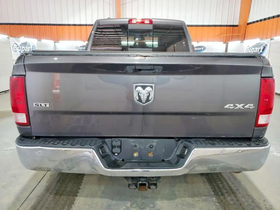 2016 RAM 1500 SLT  