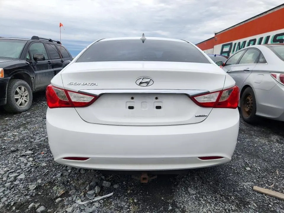 2011 HYUNDAI SONATA SE  
