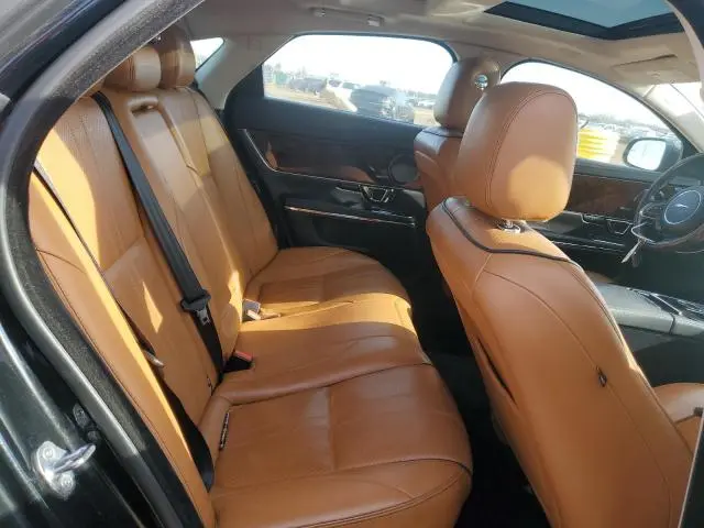 2016 JAGUAR XJ   