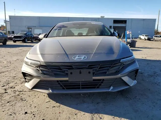 2024 HYUNDAI ELANTRA SE  