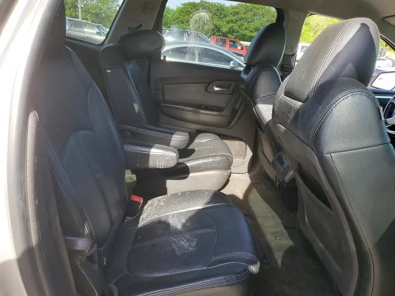 2012 CHEVROLET TRAVERSE LT  