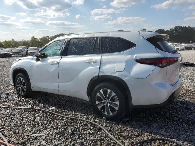 2024 TOYOTA HIGHLANDER LE  