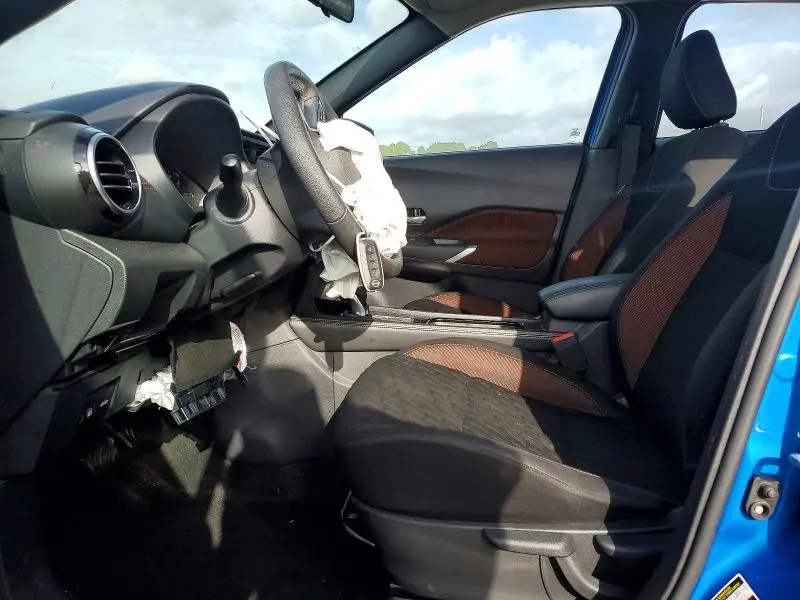 2024 NISSAN KICKS SR  