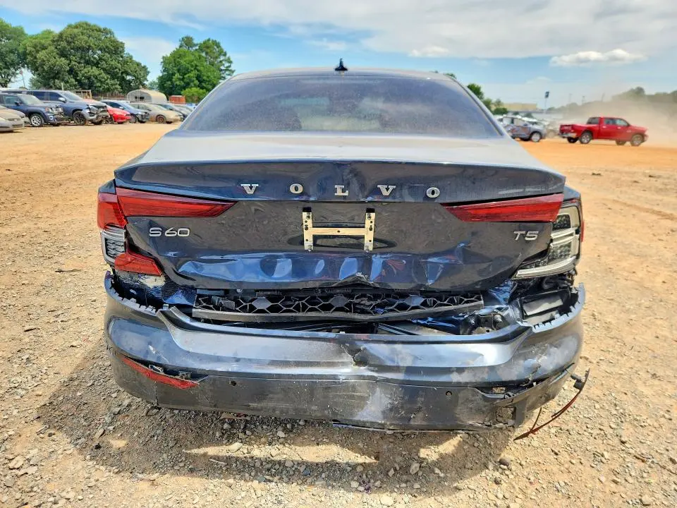 2020 VOLVO S60 T5 MOMENTUM  