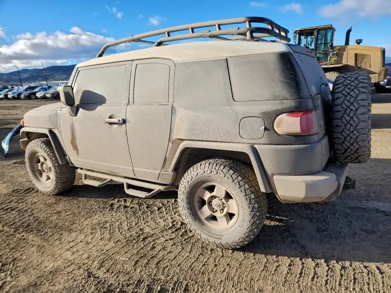 2010 TOYOTA FJ CRUISER   
