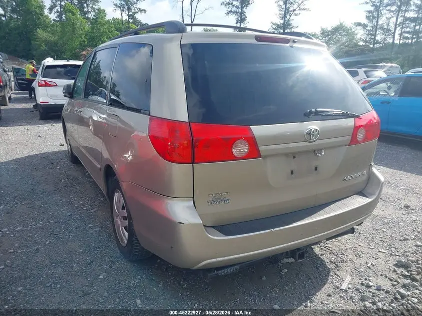 2010 TOYOTA SIENNA LE