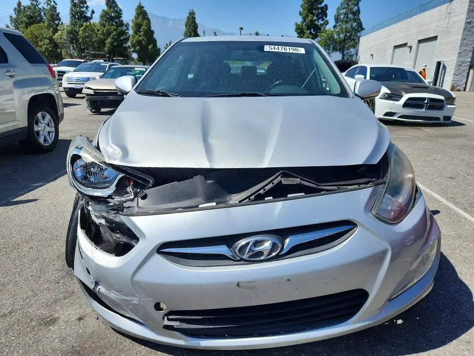 2013 HYUNDAI ACCENT SE  