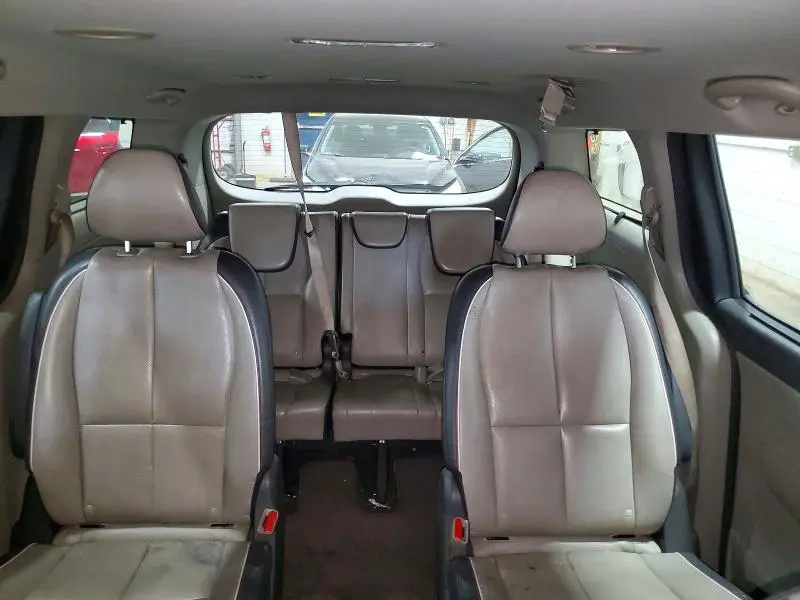 2017 KIA SEDONA LX  