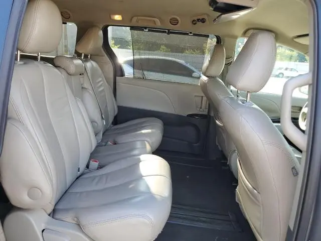 2011 TOYOTA SIENNA LE  