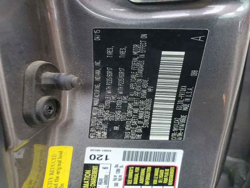 2015 TOYOTA SIENNA XLE 8-PASSENGER  