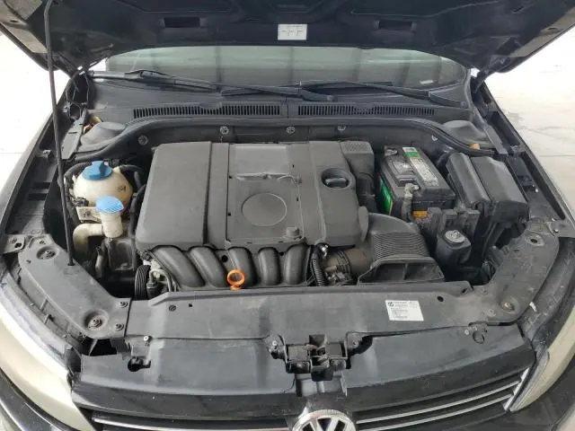 2013 VOLKSWAGEN JETTA SE  