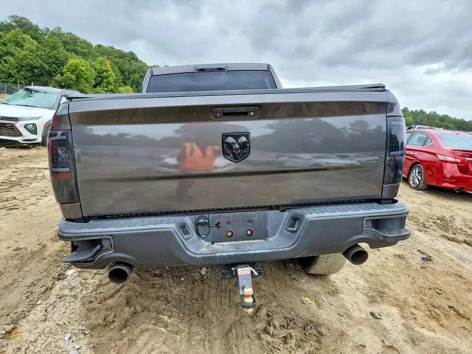 2015 RAM 1500 ST  