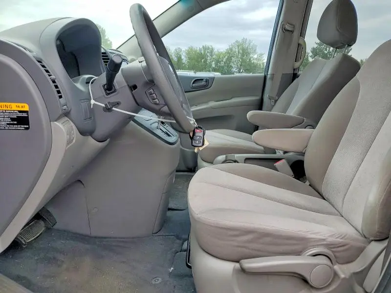 2012 KIA SEDONA LX  