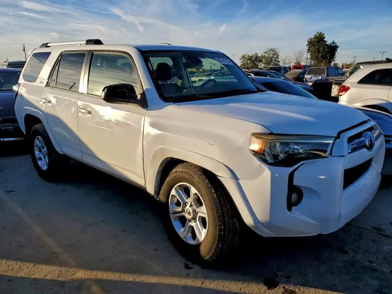 2022 TOYOTA 4RUNNER SR5  