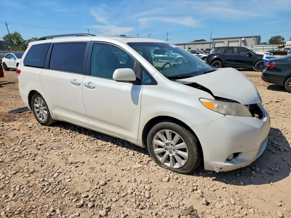 2011 TOYOTA SIENNA LIMITED 7-PASSENGER  
