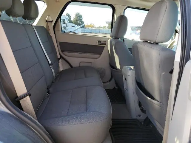 2010 FORD ESCAPE XLT  