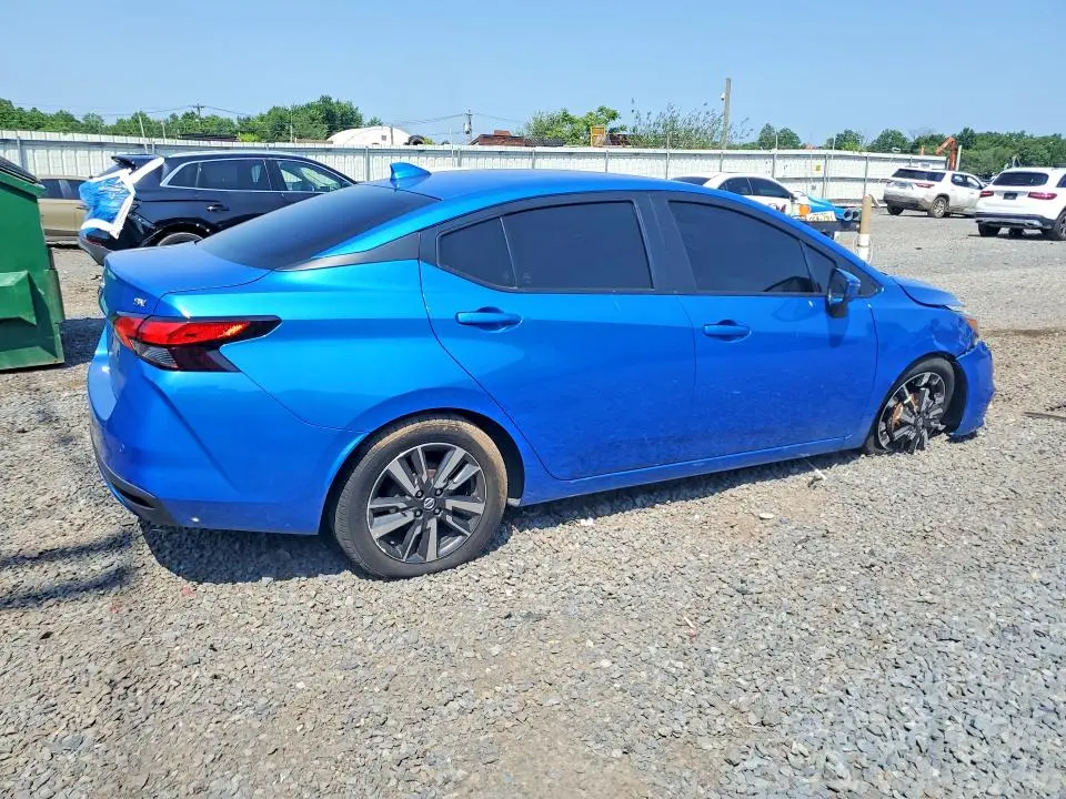 2021 NISSAN VERSA SV  