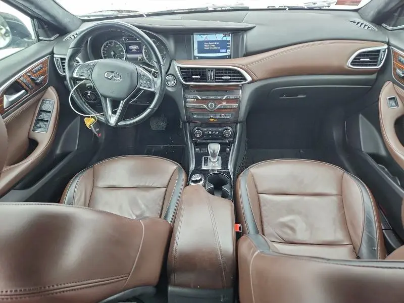 2017 INFINITI QX30 BASE  