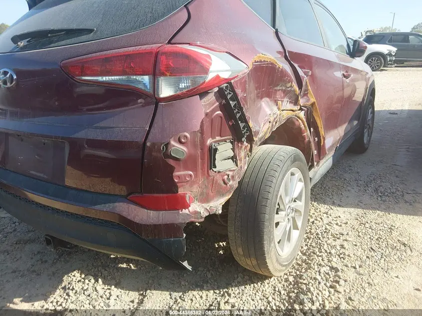 2016 HYUNDAI TUCSON SE