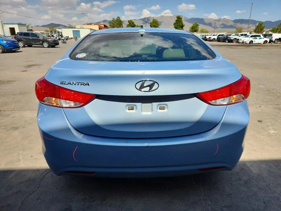 2013 HYUNDAI ELANTRA GLS  