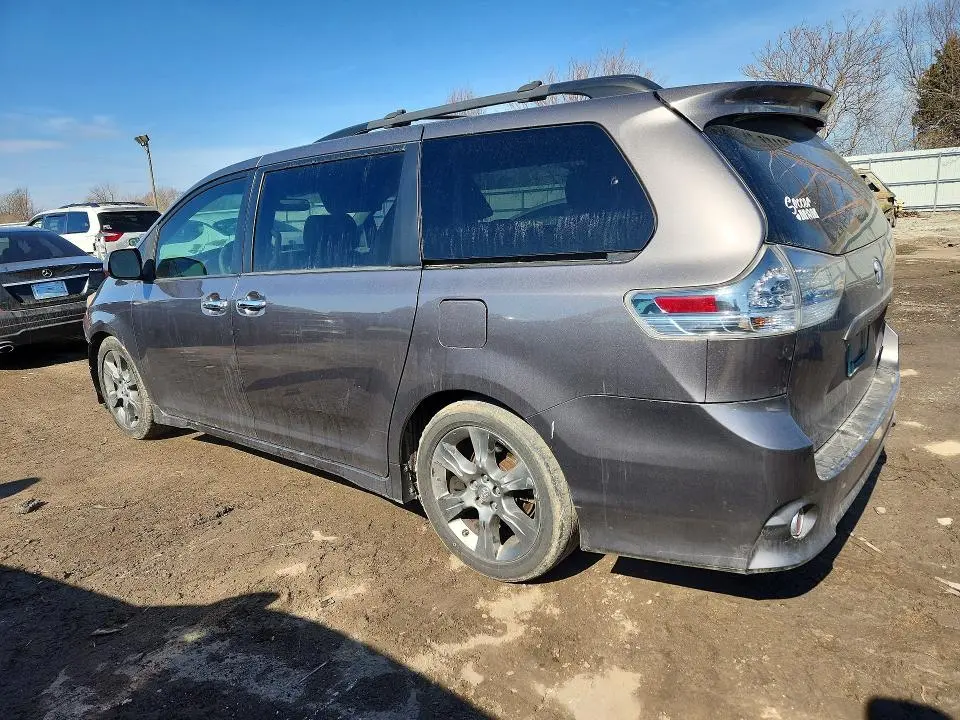 2014 TOYOTA SIENNA SE 8-PASSENGER  