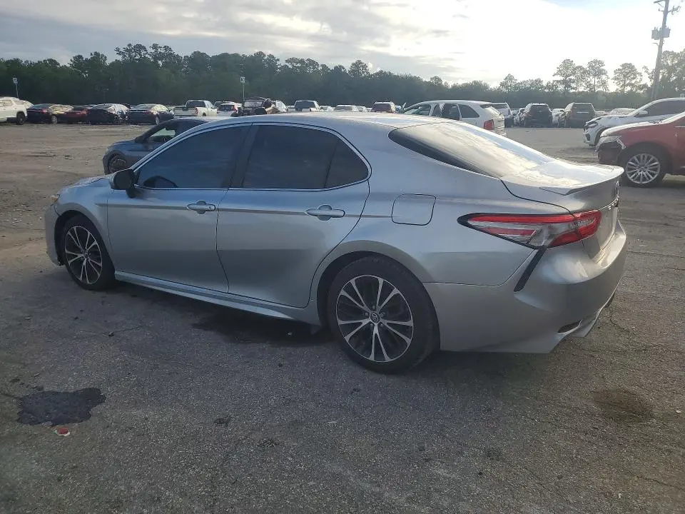 2018 TOYOTA CAMRY SE  
