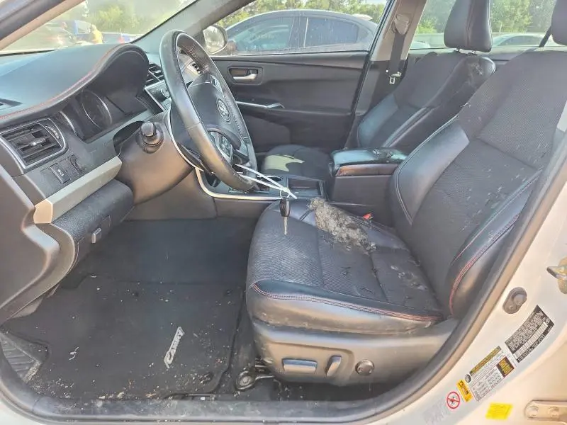 2017 TOYOTA CAMRY SE  