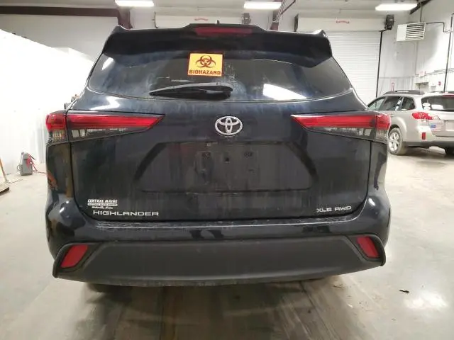 2021 TOYOTA HIGHLANDER XLE  