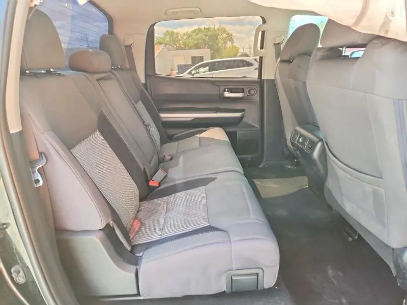 2016 TOYOTA TUNDRA CREWMAX SR5  
