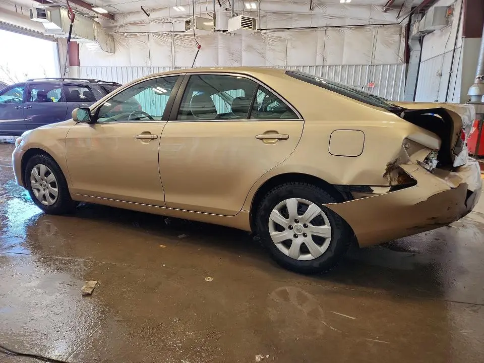 2010 TOYOTA CAMRY LE  