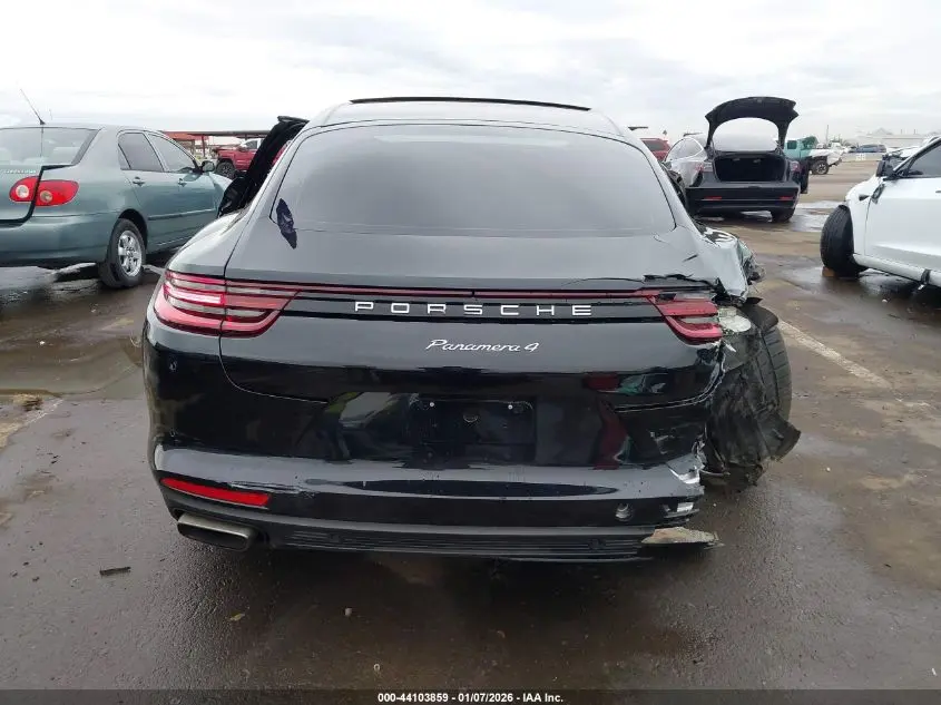 2018 PORSCHE PANAMERA 4