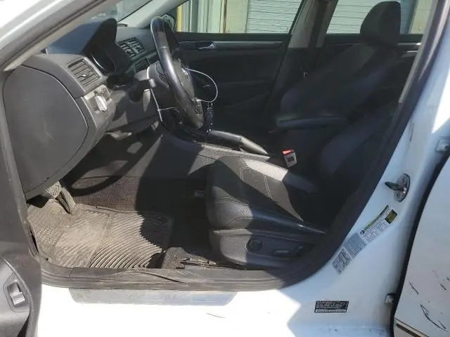 2017 VOLKSWAGEN PASSAT SE  