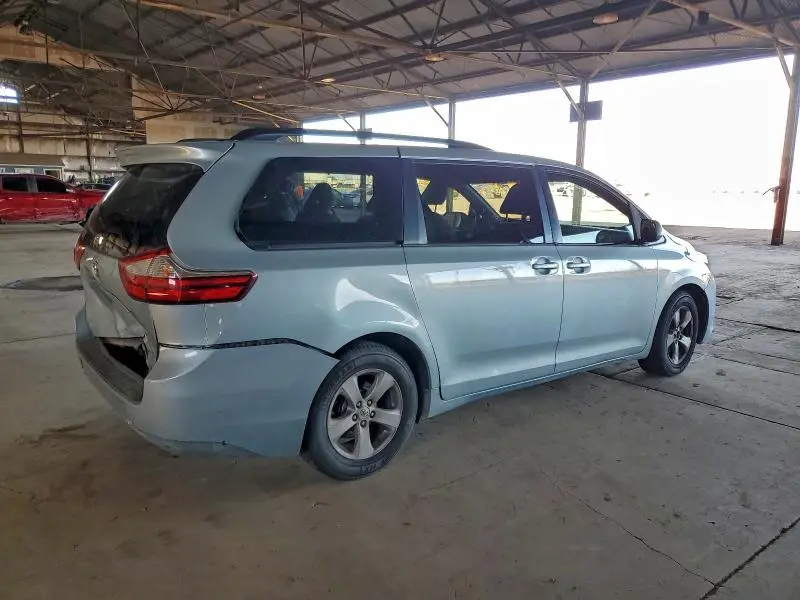 2015 TOYOTA SIENNA LE 8-PASSENGER  