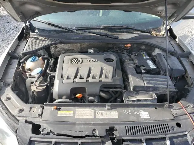 2013 VOLKSWAGEN PASSAT SE  