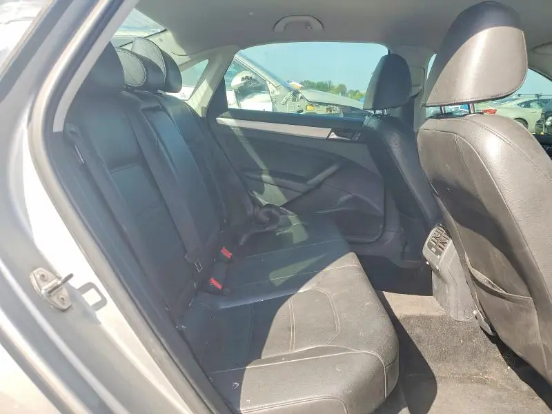 2013 VOLKSWAGEN PASSAT SE  