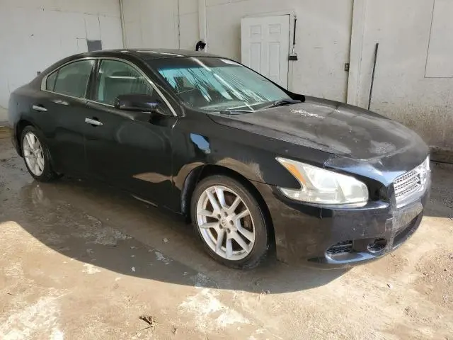2011 NISSAN MAXIMA S  