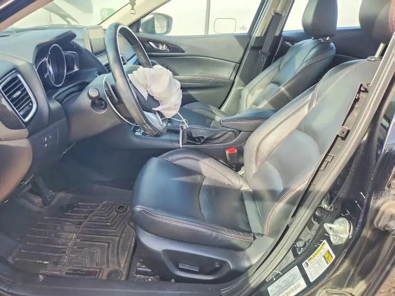 2015 MAZDA 3 TOURING  