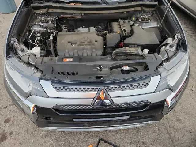 2020 MITSUBISHI OUTLANDER SE  