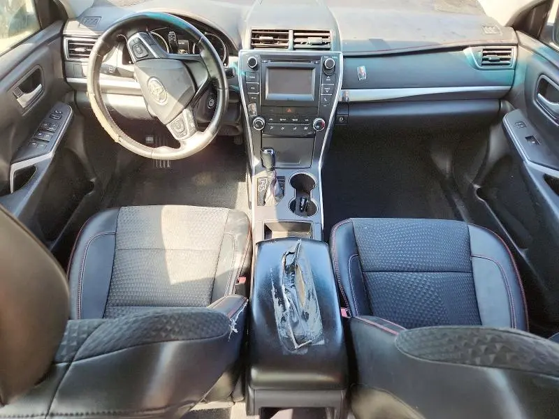 2015 TOYOTA CAMRY SE  
