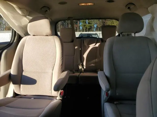 2016 KIA SEDONA L  