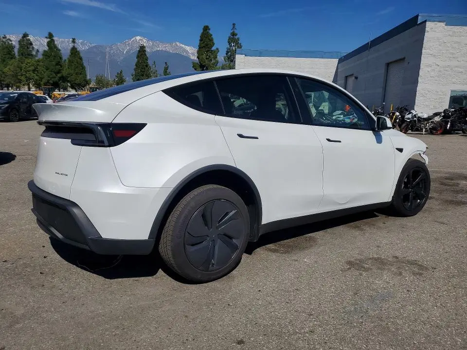 2026 TESLA MODEL Y   