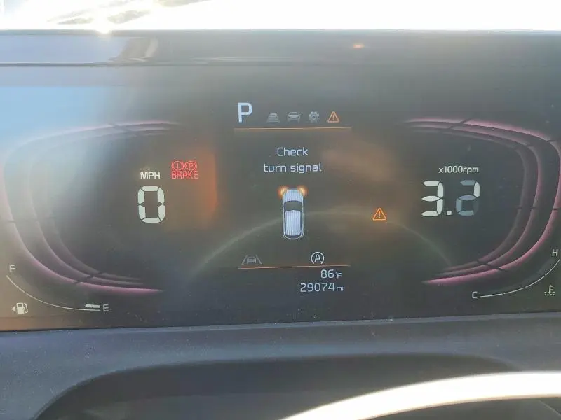 2025 KIA SELTOS LX  