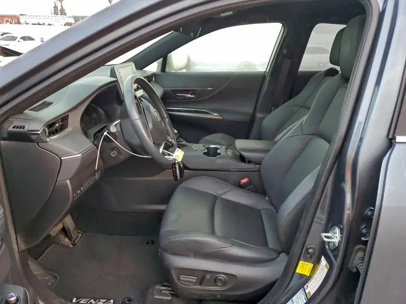 2022 TOYOTA VENZA LE  