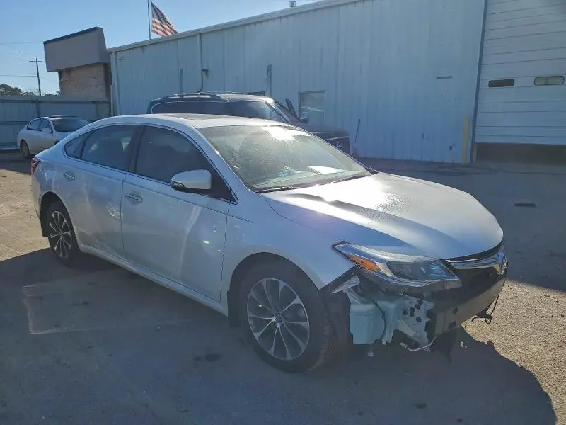 2016 TOYOTA AVALON XLE  