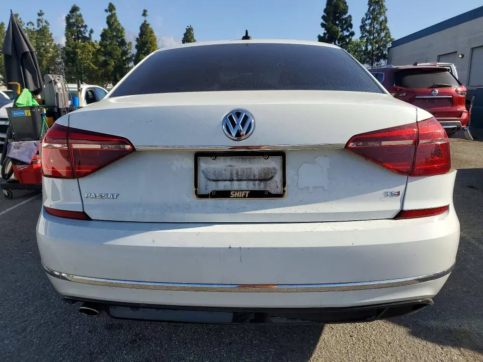 2017 VOLKSWAGEN PASSAT R-LINE  