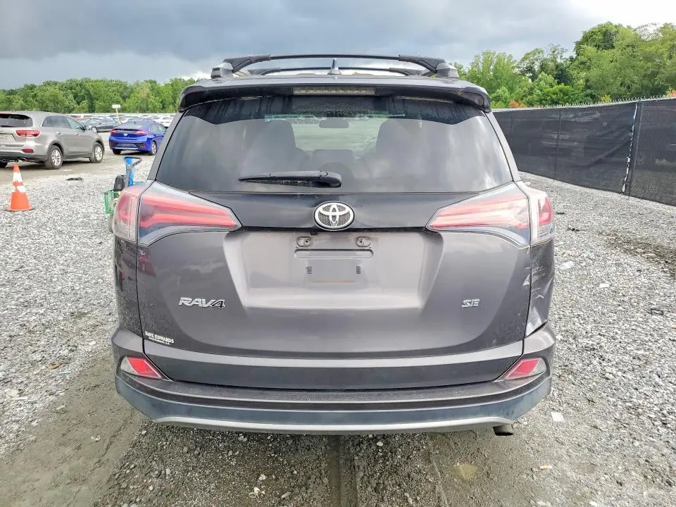 2017 TOYOTA RAV4 SE  